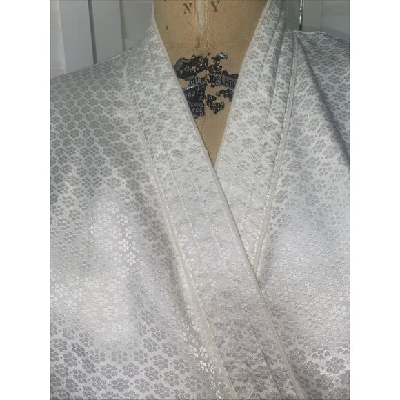 VTG 90s Gold Label Victoria's Secret Robe Terry Lined Satin Cream White Sz M/L - Picture 9 of 10